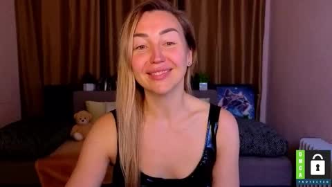 Snapshot of ay_kiss_jully chatting on March 28, 6:51 pm Jully online show from March 28, 6:51 pm