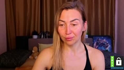 Snapshot of ay_kiss_jully chatting on March 31, 5:57 pm Jully online show from March 31, 5:57 pm