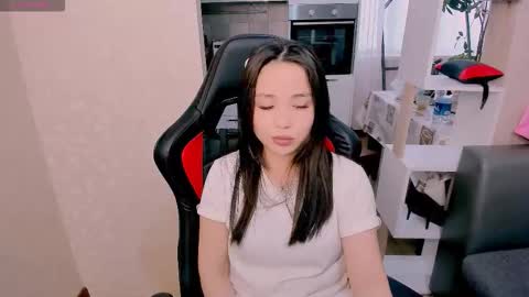 Snapshot of aya_moon chatting on October 22, 4:24 am Aya Moon online show from October 22, 4:24 am