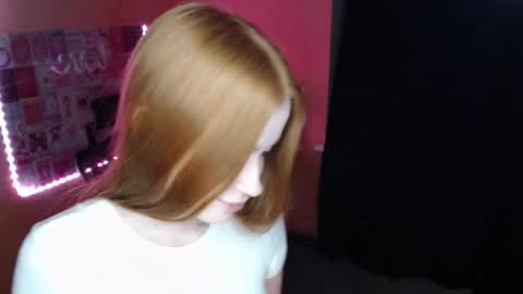 Snapshot of ayanagrrace chatting on December 16, 6:57 pm Aya online show from December 16, 6:57 pm