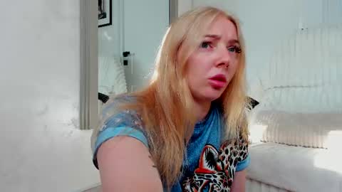 Snapshot of ayaye_ chatting on July 8, 5:12 am SundyRose online show from July 8, 5:12 am