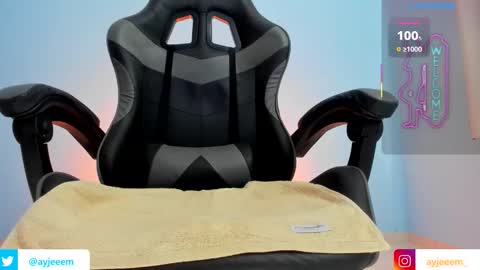 Snapshot of ayjeeem chatting on January 14, 10:21 am Andr online show from January 14, 10:21 am