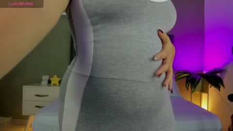 Alyda Jaramillo online show from July 4, 5:08 pm