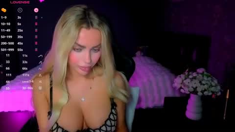 Snapshot of ayla_demir chatting on June 15, 8:00 pm Ayla Demir online show from June 15, 8:00 pm
