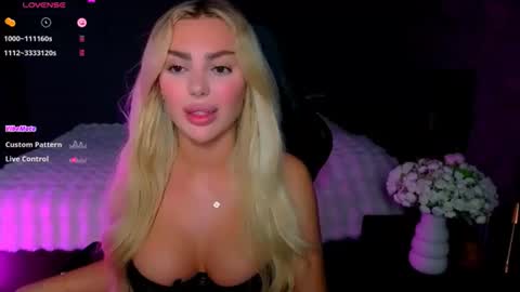Snapshot of ayla_demir chatting on June 20, 8:00 pm Ayla Demir online show from June 20, 8:00 pm