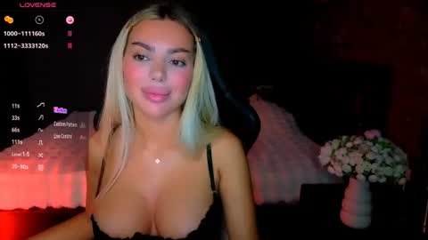 Snapshot of ayla_demir chatting on July 7, 8:13 pm Ayla Demir online show from July 7, 8:13 pm