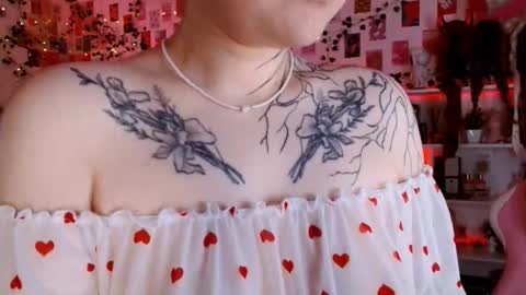 Ayla hill online show from December 1, 8:58 pm