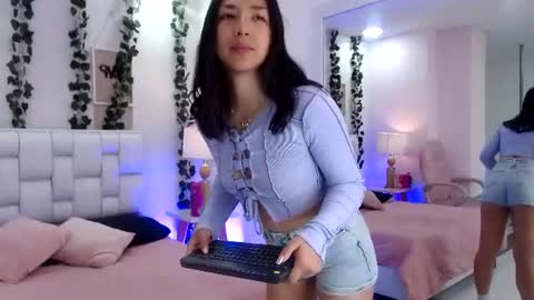 Ayla online show from June 25, 7:40 pm