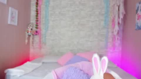 Snapshot of ayla_lux chatting on May 15, 5:25 am Ayla online show from May 15, 5:25 am