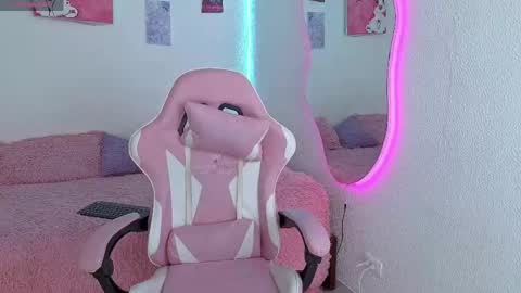 A L A N I I online show from May 14, 1:29 pm