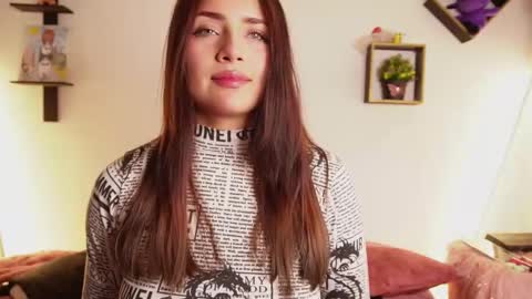 Snapshot of ayleenevans chatting on December 22, 7:27 am SOPHY ROGERS online show from December 22, 7:27 am