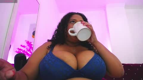 Ayliinn  online show from May 19, 1:56 am
