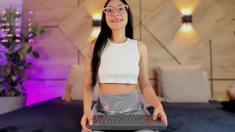 ayllin  online show from October 24, 7:43 pm