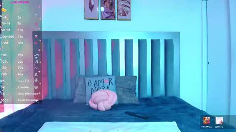 Snapshot of aylin_valerie chatting on July 11, 11:57 am aylin_valerie online show from July 11, 11:57 am
