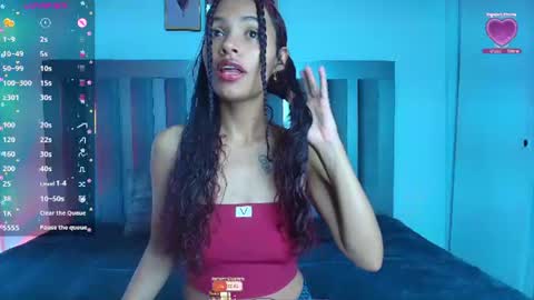 Snapshot of aylin_valerie chatting on July 12, 12:18 pm aylin_valerie online show from July 12, 12:18 pm