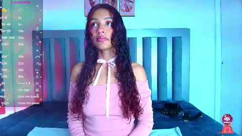 Snapshot of aylin_valerie chatting on July 13, 7:27 pm aylin_valerie online show from July 13, 7:27 pm