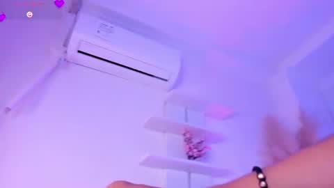 aylinlove_ online show from June 16, 11:35 am