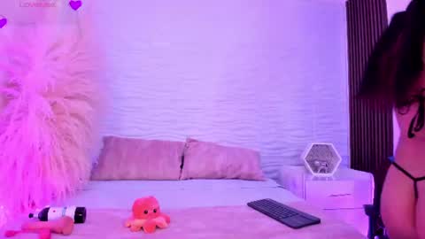 aylinlove_ online show from June 26, 11:47 am
