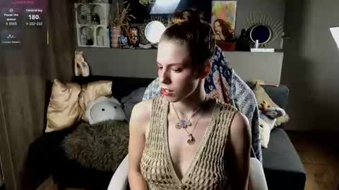 Ayreen Moore online show from September 23, 8:01 pm