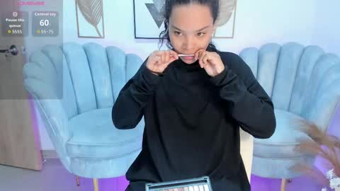 ayshel_cooperr online show from September 13, 3:17 am