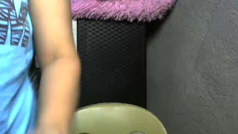 Snapshot of ayzai chatting on December 6, 3:44 pm I am Zai online show from December 6, 3:44 pm