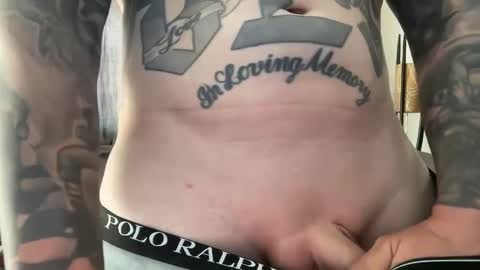 Snapshot of az_tatts chatting on October 5, 7:01 pm az_tatts online show from October 5, 7:01 pm