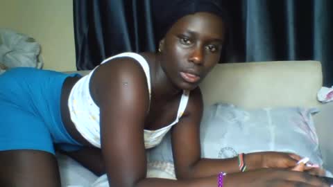 Snapshot of azaelia_iris chatting on May 9, 6:24 pm azaelia_iris online show from May 9, 6:24 pm