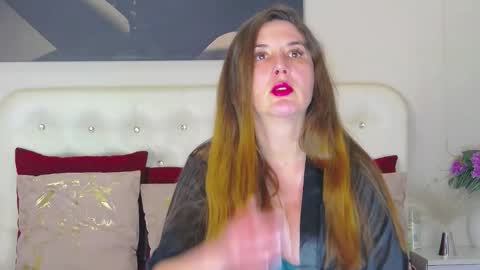 Snapshot of azeliahart chatting on February 17, 5:26 am Chiara online show from February 17, 5:26 am