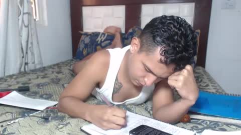 Snapshot of aziel_pantoja chatting on September 24, 8:56 pm Aziel Pantoja online show from September 24, 8:56 pm