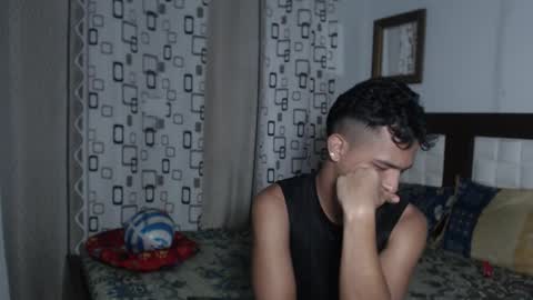 Snapshot of aziel_pantoja chatting on September 30, 10:37 pm Aziel Pantoja online show from September 30, 10:37 pm