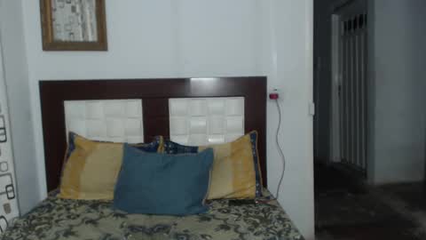 Snapshot of aziel_pantoja chatting on October 1, 11:11 pm Aziel Pantoja online show from October 1, 11:11 pm