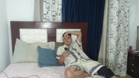 Snapshot of aziel_pantoja chatting on October 16, 1:28 am Aziel Pantoja online show from October 16, 1:28 am