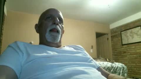 azjohnny online show from April 7, 2:23 am