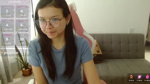 Azu  online show from July 4, 2:12 pm