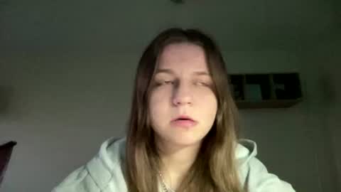 Snapshot of azzieheberly chatting on June 16, 6:10 pm Niki online show from June 16, 6:10 pm