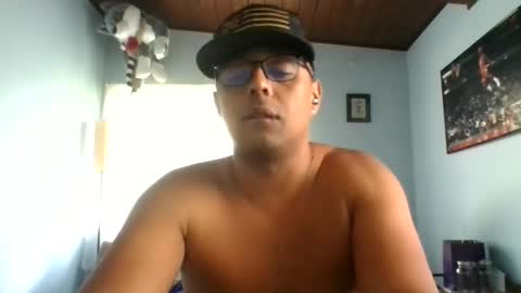 Snapshot of b0urb0n7 chatting on October 16, 5:36 pm Bourbon online show from October 16, 5:36 pm