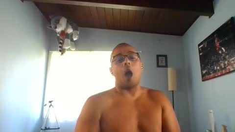 Snapshot of b0urb0n7 chatting on October 23, 4:39 pm Bourbon online show from October 23, 4:39 pm