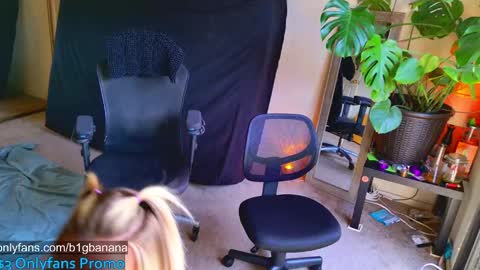 b1gbanana online show from January 22, 8:28 pm