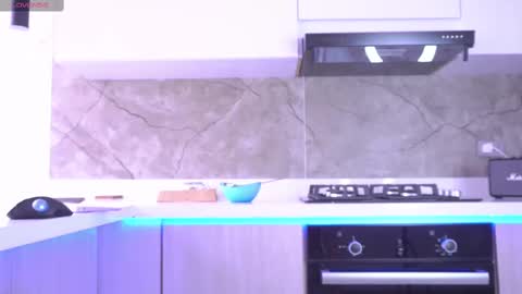 Snapshot of b3llaspring chatting on February 21, 7:43 pm Isabella online show from February 21, 7:43 pm