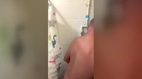 b44212157 online show from April 17, 9:56 am