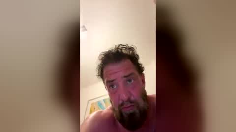 Snapshot of b4dafall44 chatting on June 24, 11:15 pm b4dafall44 online show from June 24, 11:15 pm