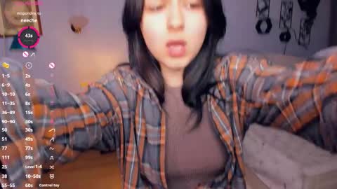 Snapshot of babe_on_fire chatting on October 9, 7:50 am Alice online show from October 9, 7:50 am