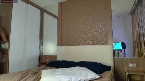 Coco online show from April 16, 10:01 pm