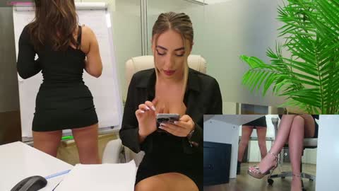 Snapshot of babesgowild chatting on December 11, 8:39 pm Olivia and Lexi online show from December 11, 8:39 pm