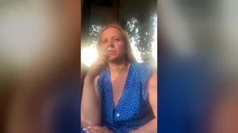 Snapshot of baby_blondee chatting on July 3, 4:24 pm Baby Blonde online show from July 3, 4:24 pm