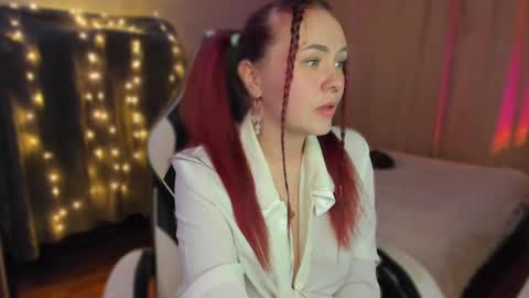 Snapshot of baby_kiku chatting on December 14, 8:40 pm Heyy Im Kikuuu Im so energetic Catch my vibe online show from December 14, 8:40 pm