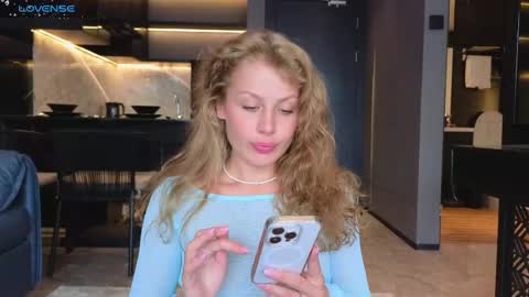 Snapshot of baby_leen chatting on February 14, 7:59 am Sharleen online show from February 14, 7:59 am