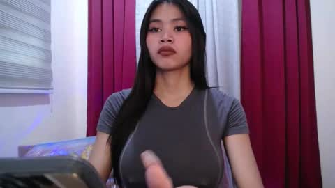 Snapshot of baby_love143 chatting on July 7, 10:58 pm sky online show from July 7, 10:58 pm
