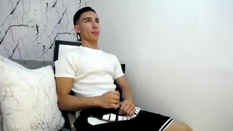 Snapshot of babyandy_ chatting on April 19, 9:39 pm ANDY online show from April 19, 9:39 pm