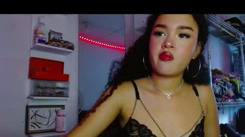 babybombom08 online show from May 20, 10:16 pm